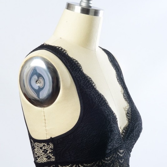 NWT Black Plunge Lace Bralette - Picture 3 of 3